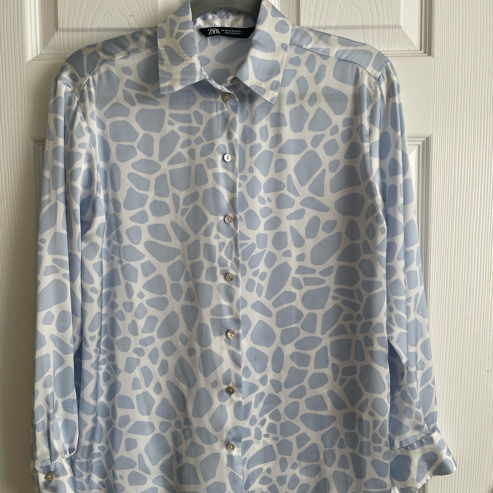 Zara Abstract Blue and White Blouse - Picture 13 of 15